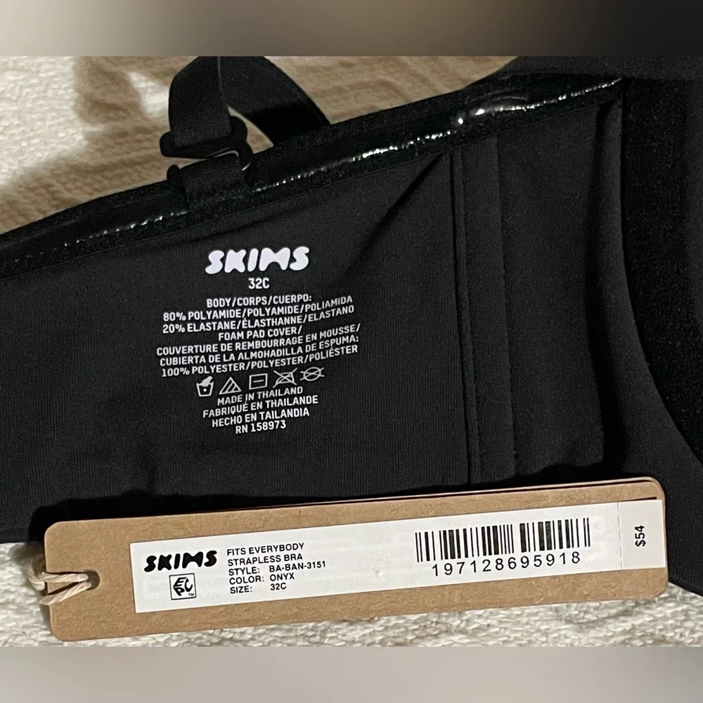 SKIMS Fits Everybody Strapless Bra - Picture 5 of 13